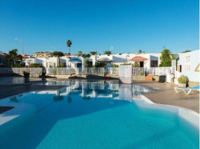 Charming Bungalow in Maspalomas with Shared Pool